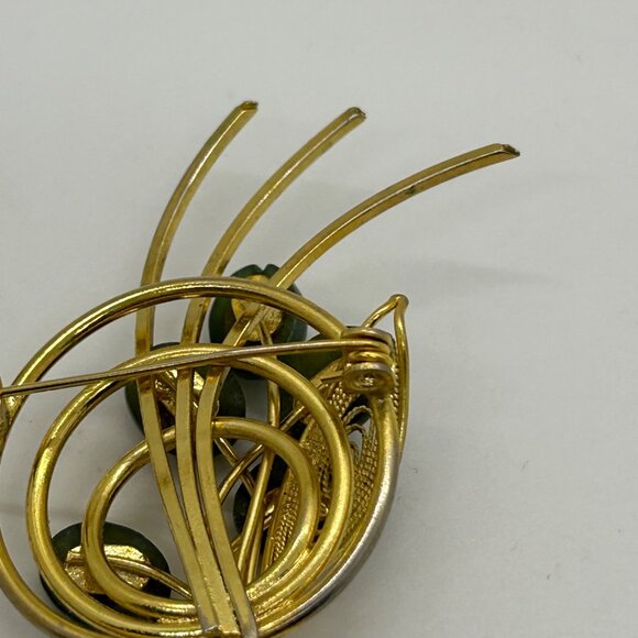 Vintage Gold-Tone Brooch With Green Stone Accents Retro Floral Design Pin - Picture 11 of 13